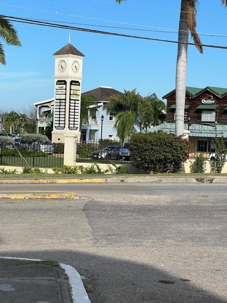 Apartamento Ironshore Seaview Montego Bay Exterior foto